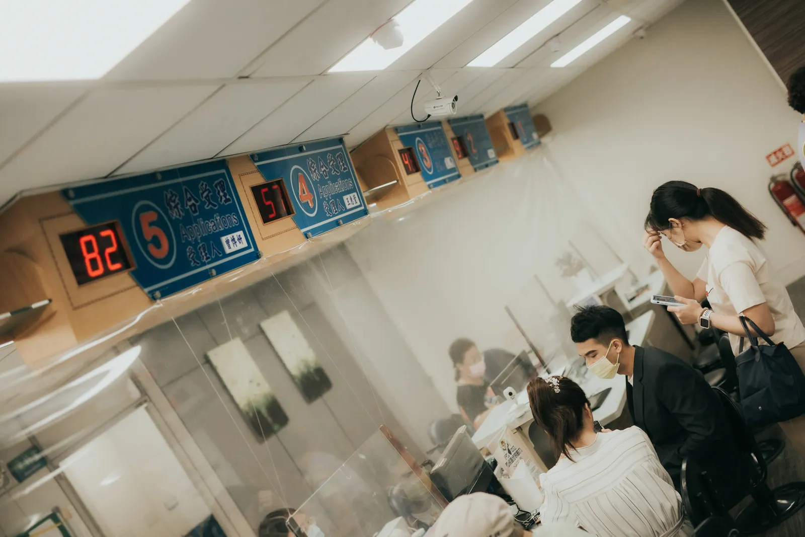 登記現場的互動紀錄，結婚登記作品 01 第 16 張