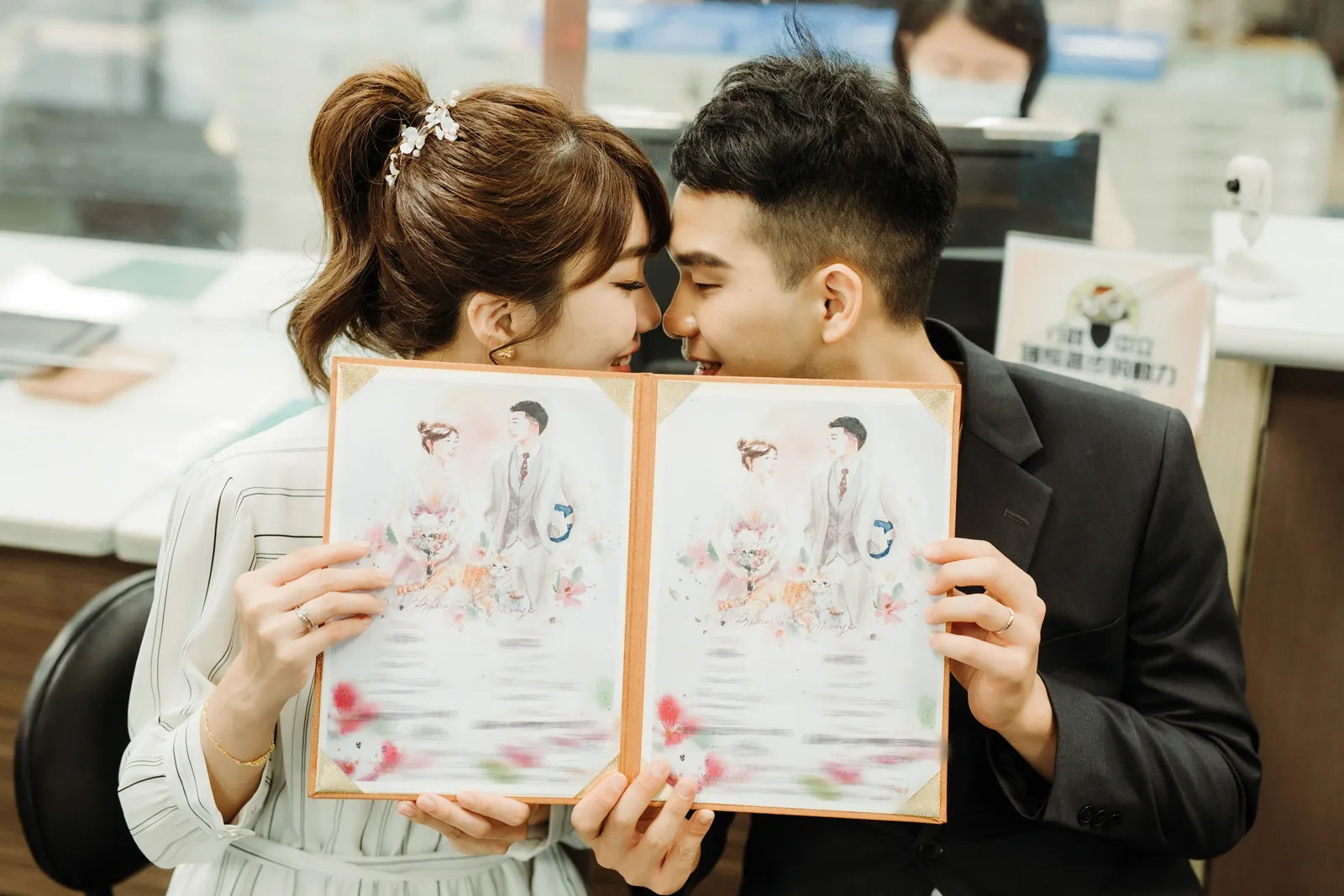 登記現場的互動紀錄，結婚登記作品 01 第 32 張