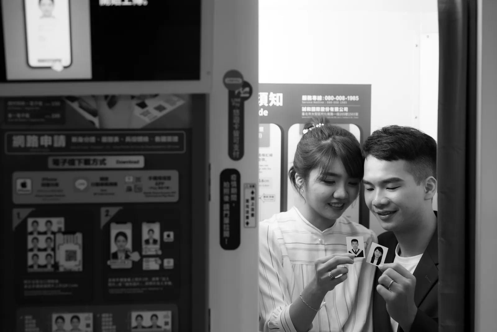合照區的自然互動與細節，結婚登記作品 01 第 86 張
