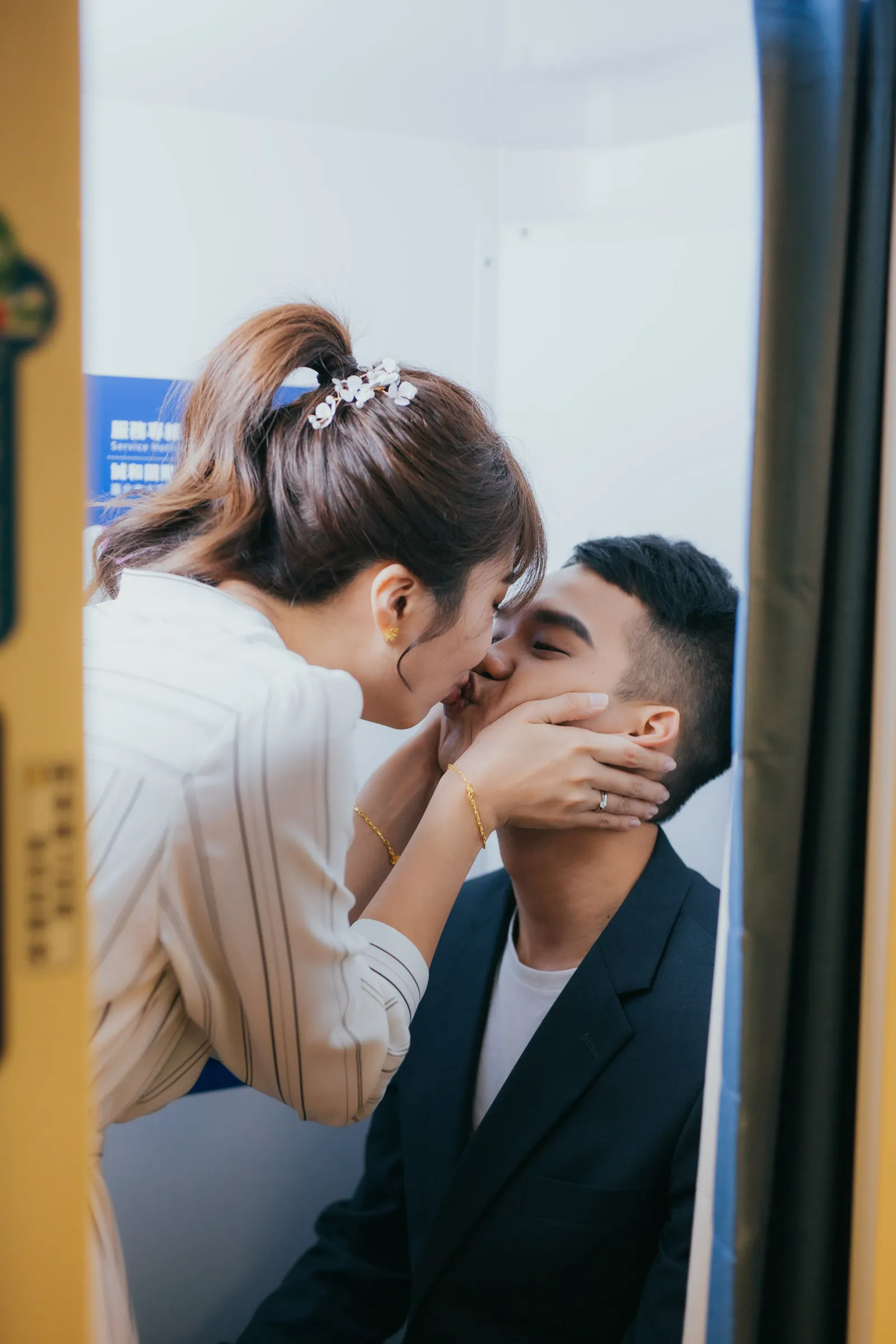 合照區的自然互動與細節，結婚登記作品 01 第 95 張