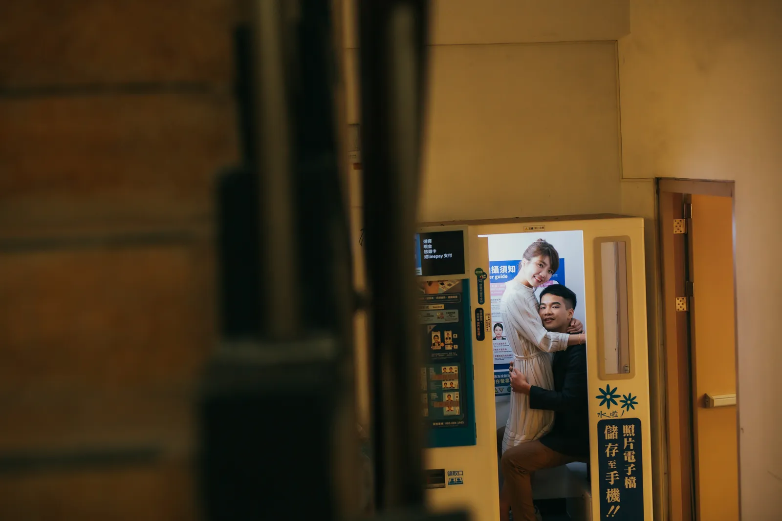 合照區的自然互動與細節，結婚登記作品 01 第 97 張