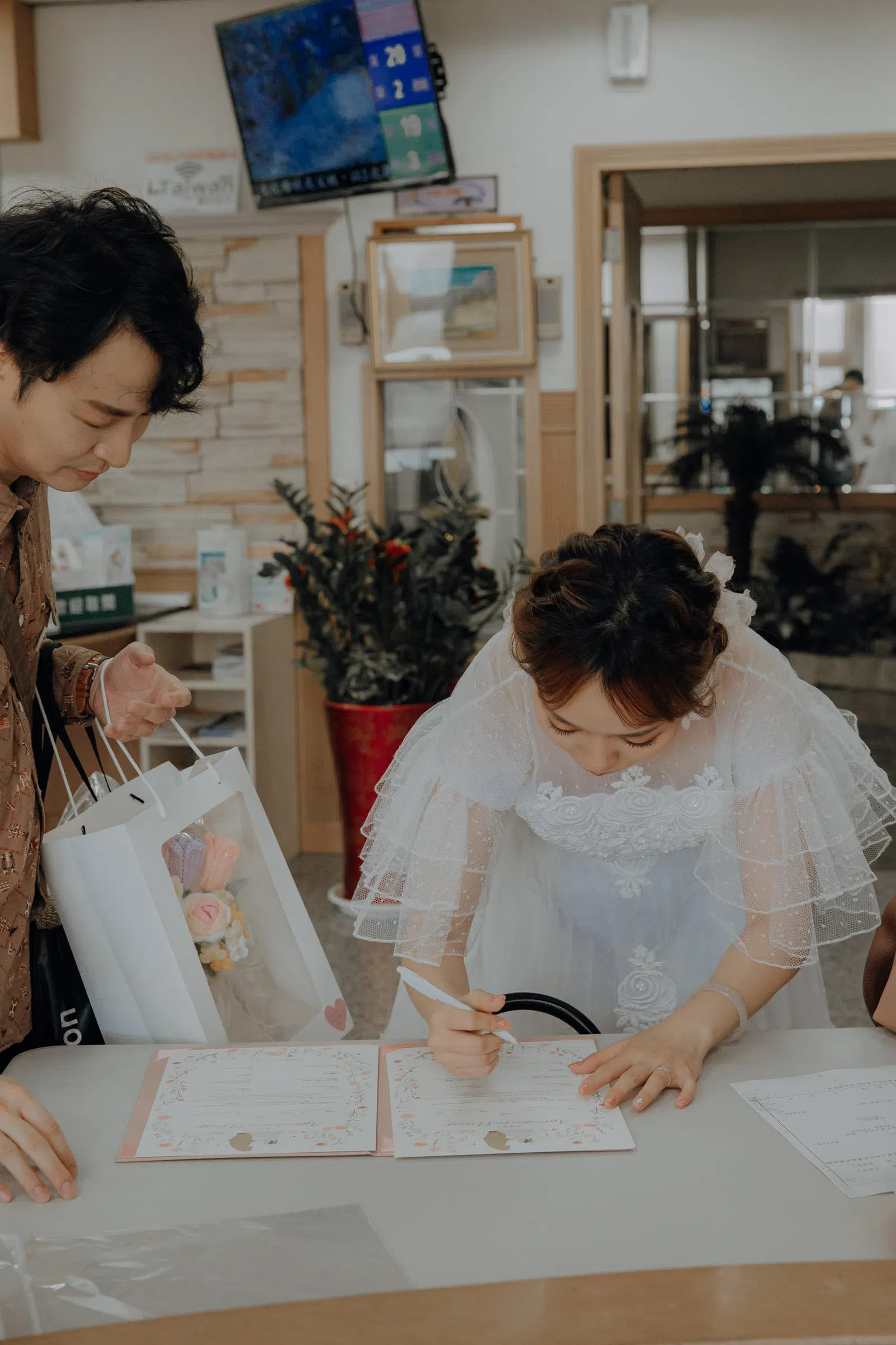 新人在登記現場的紀錄，結婚登記作品 02 第 7 張