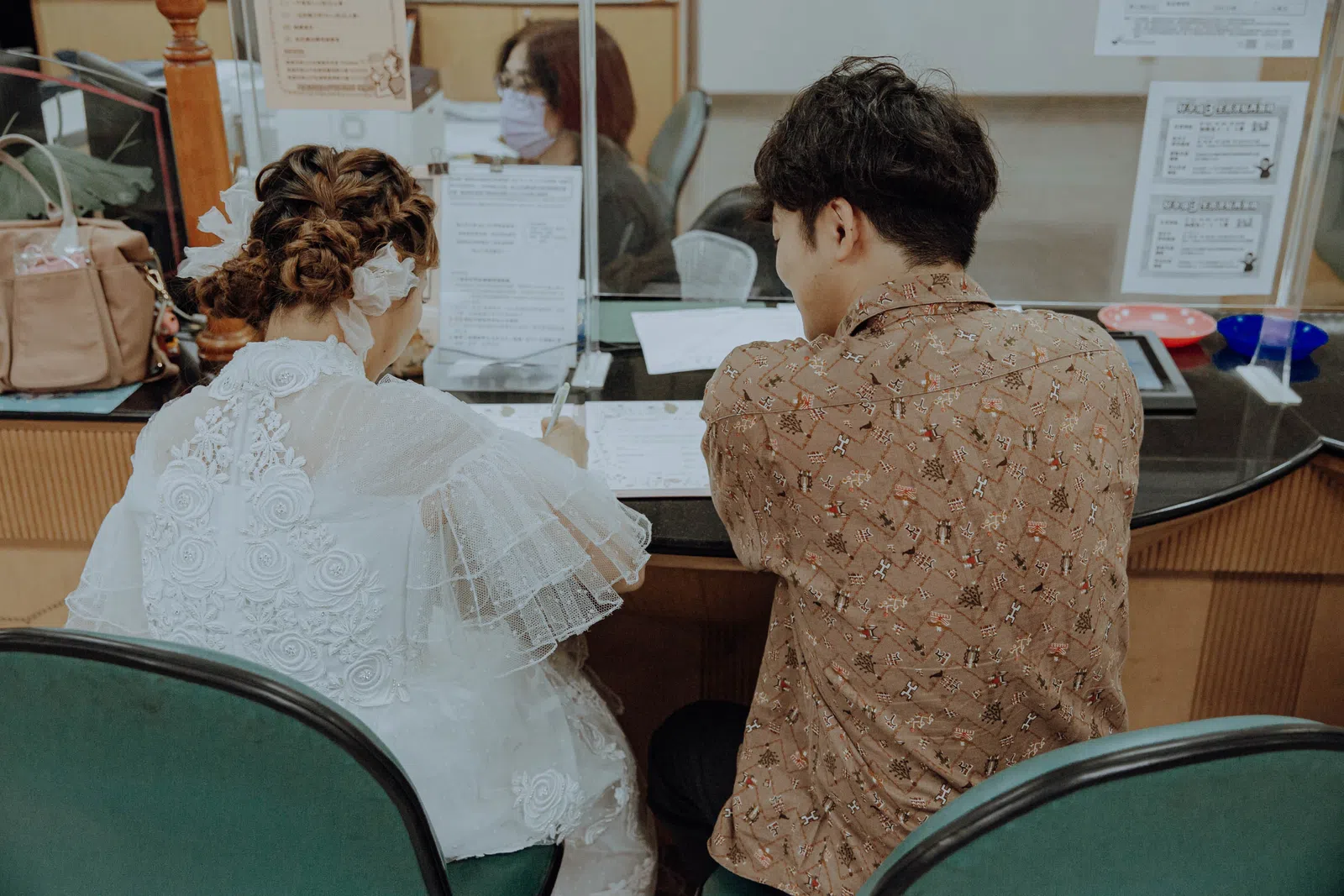 新人在登記現場的紀錄，結婚登記作品 02 第 12 張