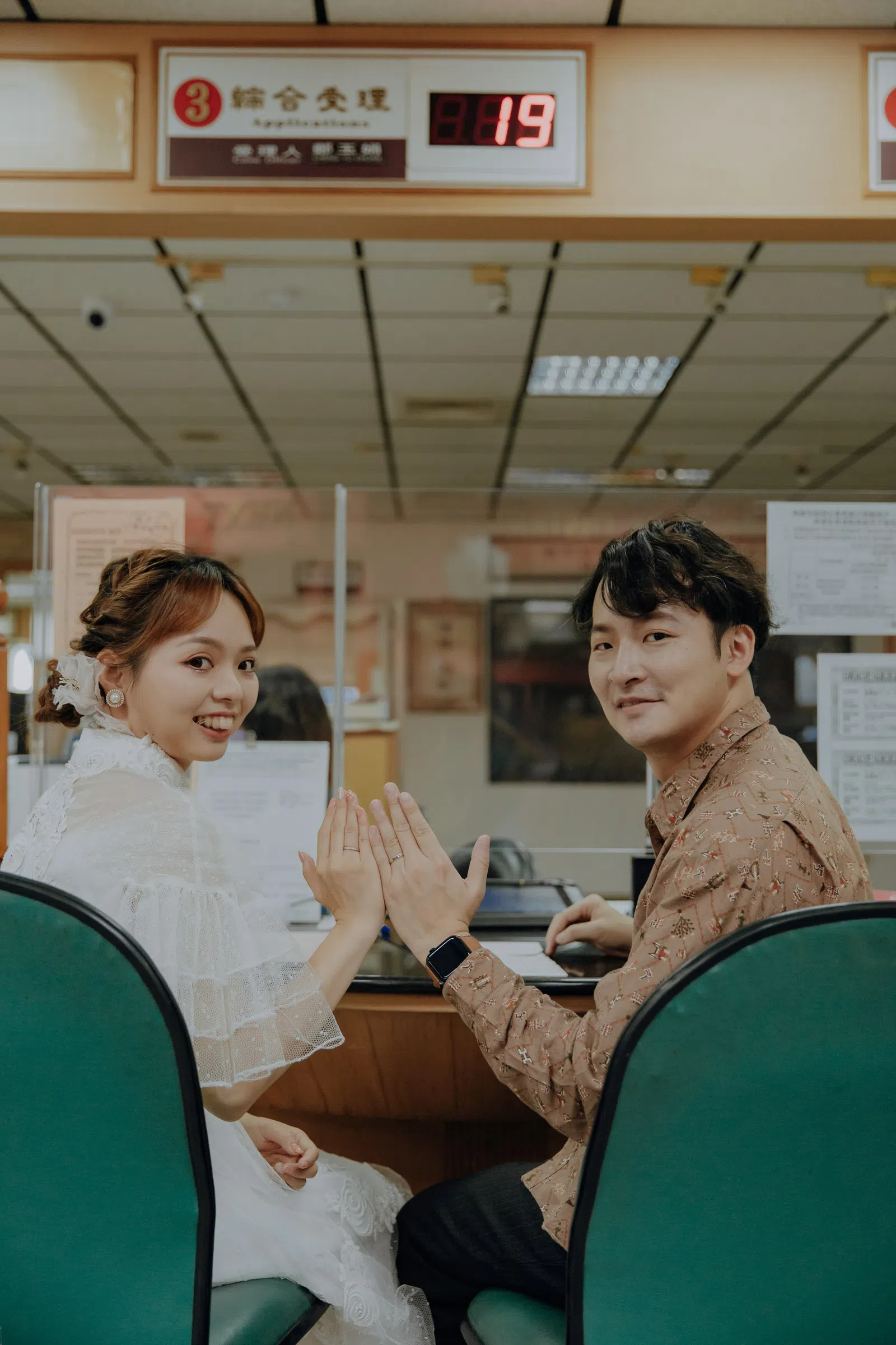 新人在登記現場的紀錄，結婚登記作品 02 第 19 張