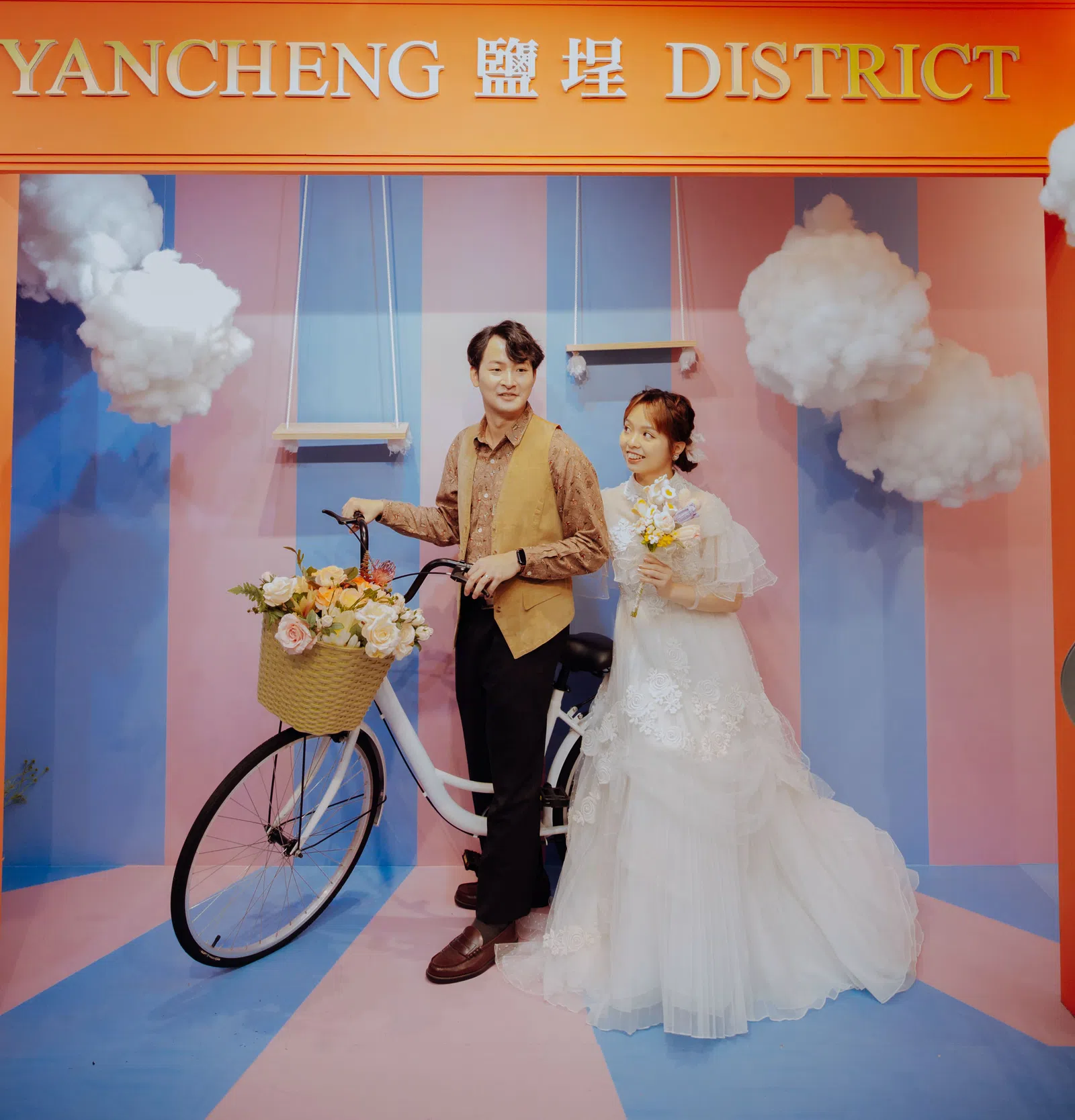 新人在繽紛主題合照區留影，結婚登記作品 02 第 54 張