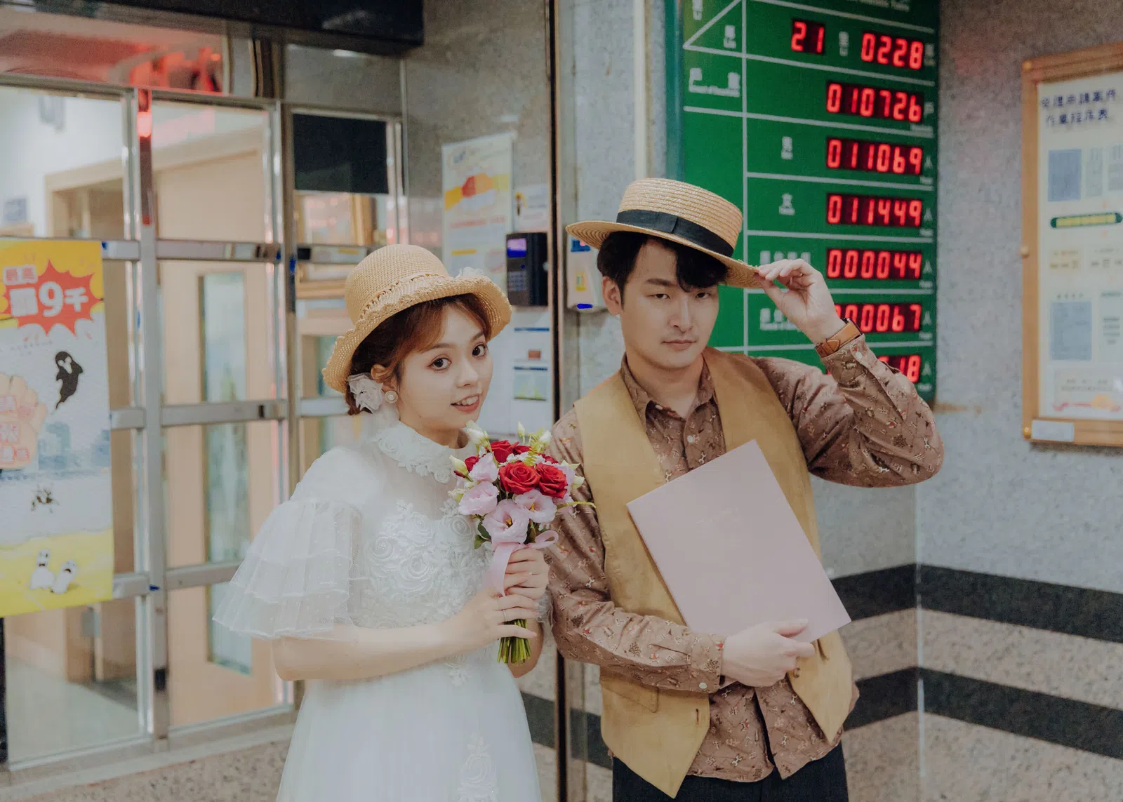 新人在繽紛主題合照區留影，結婚登記作品 02 第 75 張