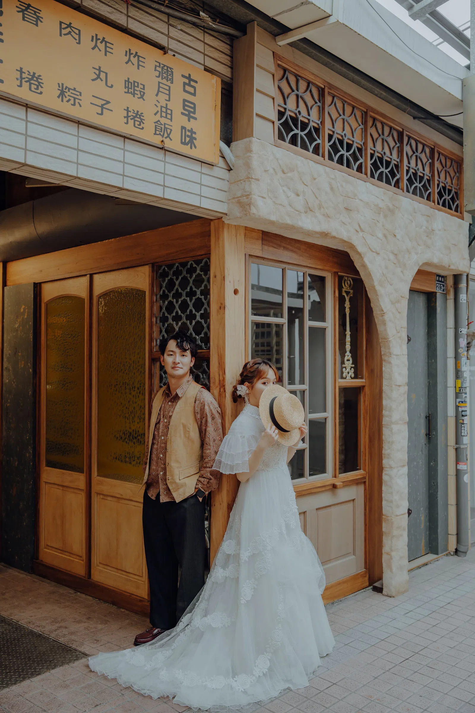 新人在街景與小吃店的生活寫真，結婚登記作品 02 第 111 張