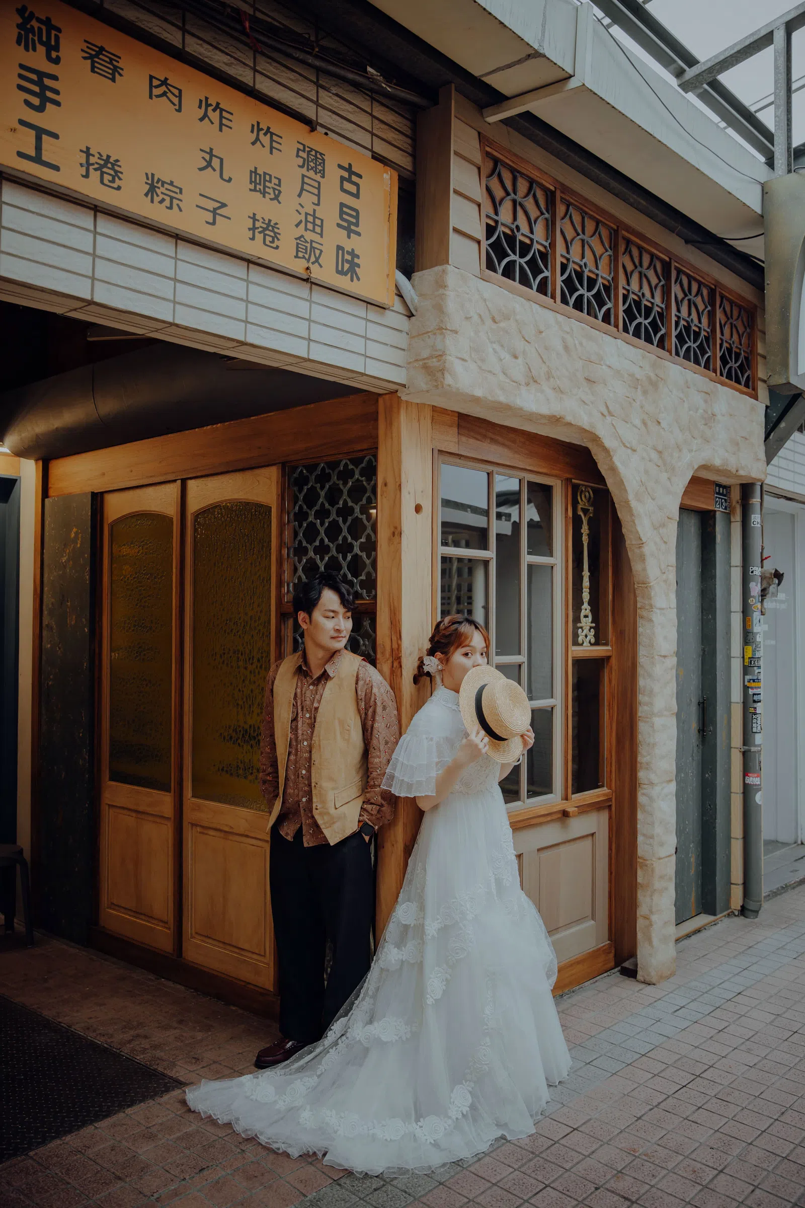 新人在街景與小吃店的生活寫真，結婚登記作品 02 第 112 張