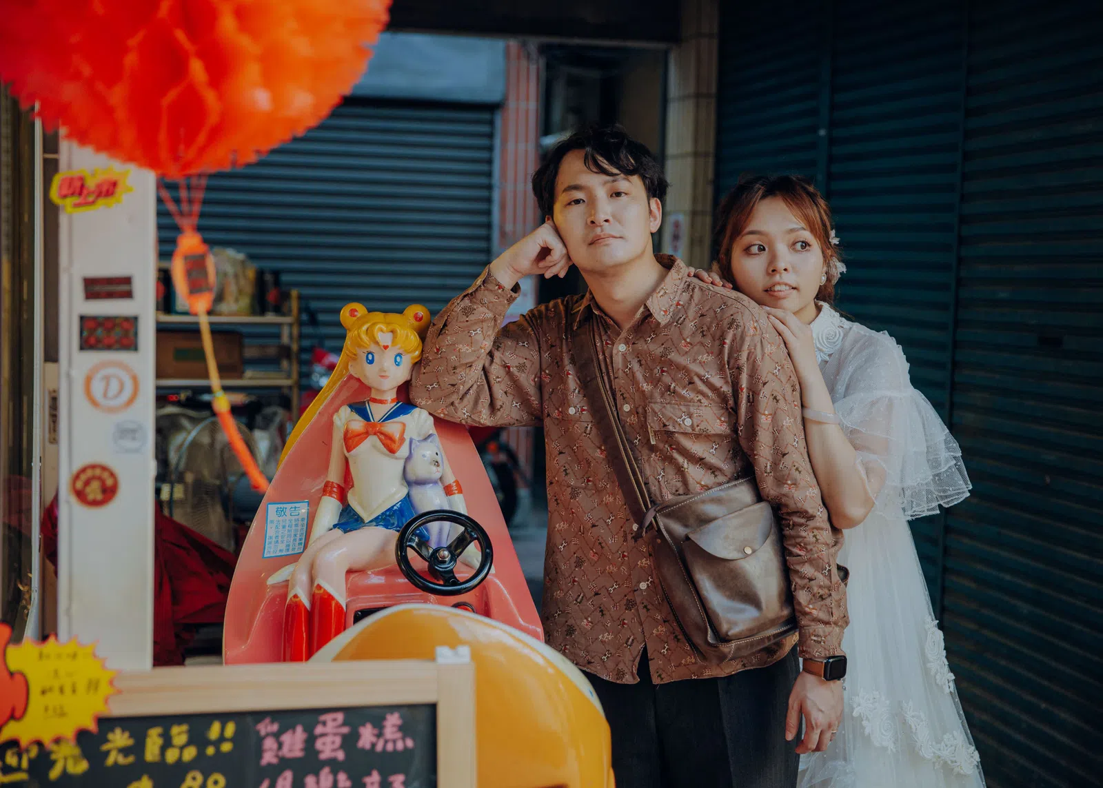 新人在街景與小吃店的生活寫真，結婚登記作品 02 第 123 張