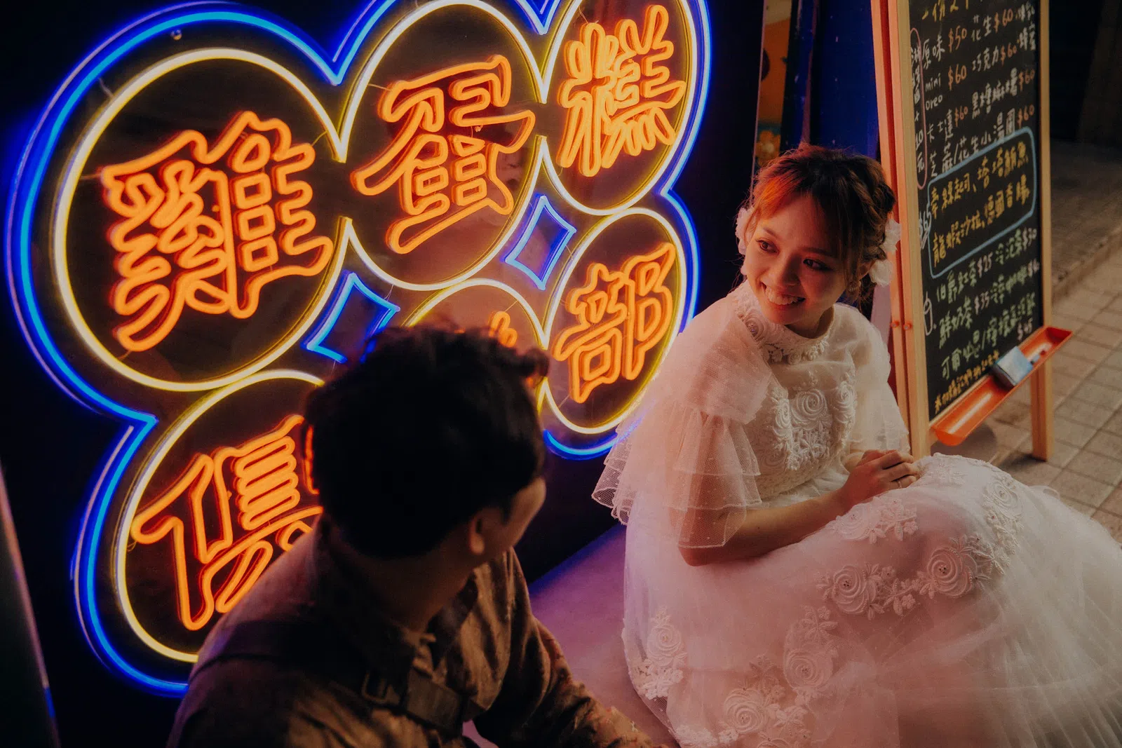 新人在街景與小吃店的生活寫真，結婚登記作品 02 第 127 張