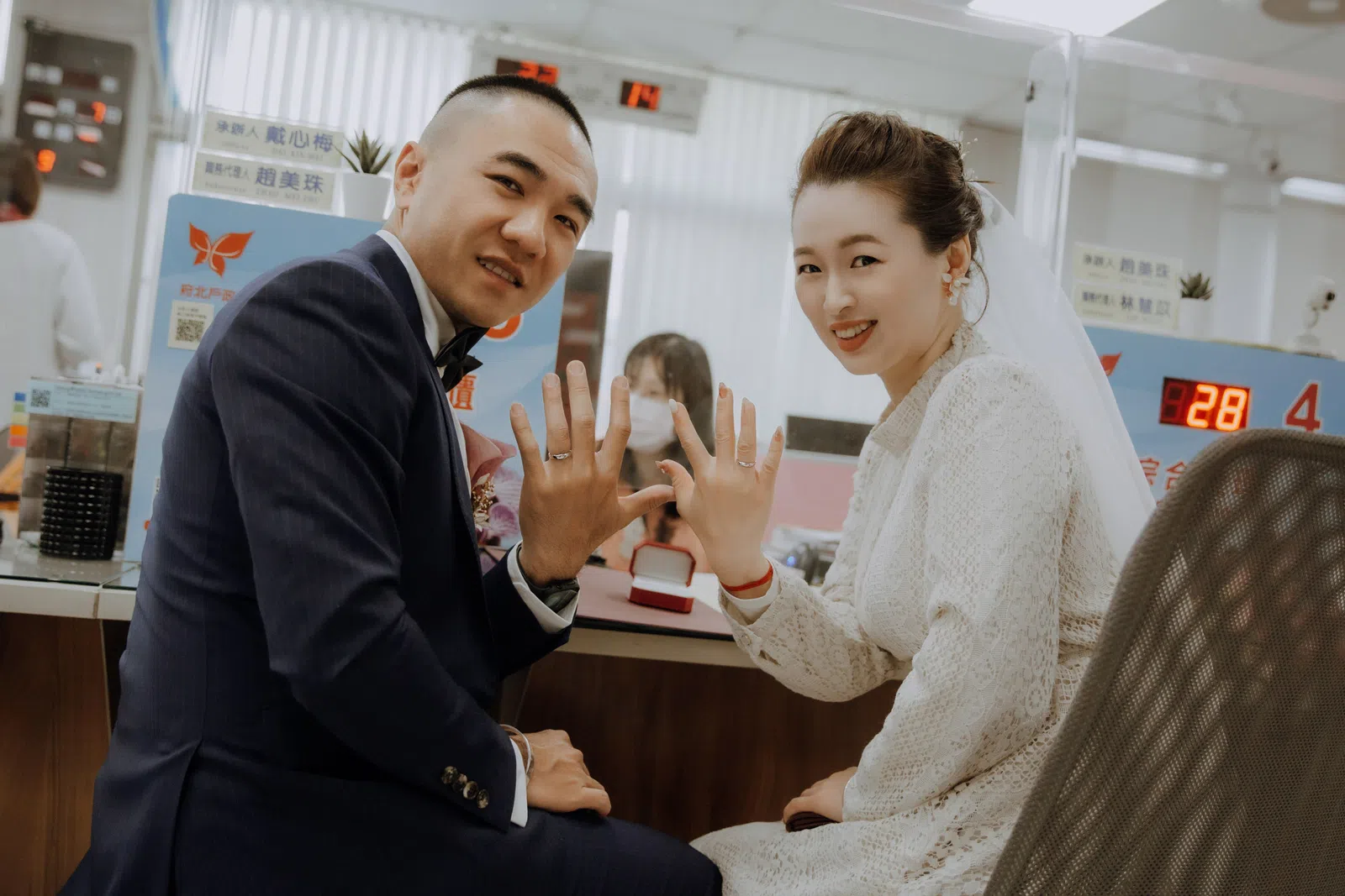 登記現場的互動紀錄，結婚登記作品 03 第 3 張
